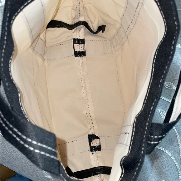 🌴🌴Challenge Tote-Cream and Black Classic Bag - Picture 6 of 6